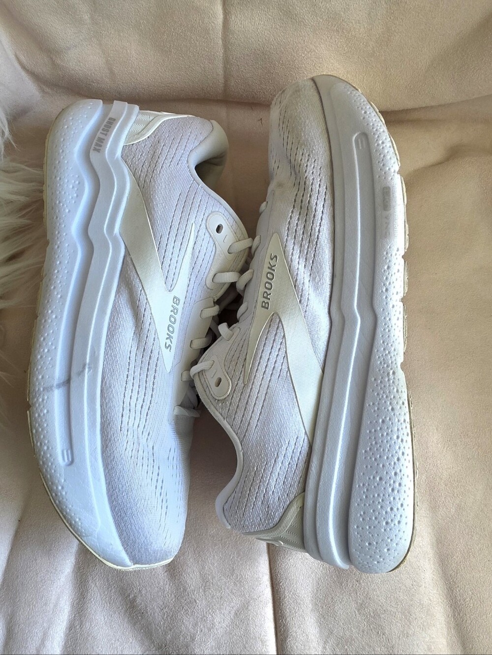 Brooks Men's White Ghos5 Max 2 Running Shoes/Sneakers Size 12 - Picture 3 of 9